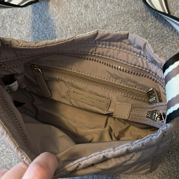 Marc Jacobs Quilted Crossbody Zip Bag EUC - Picture 4 of 6